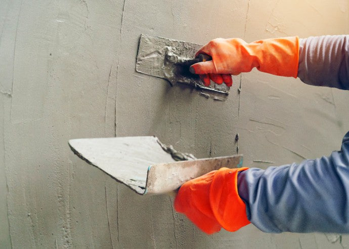 牆身批盪：打造平滑牆面的關鍵工序